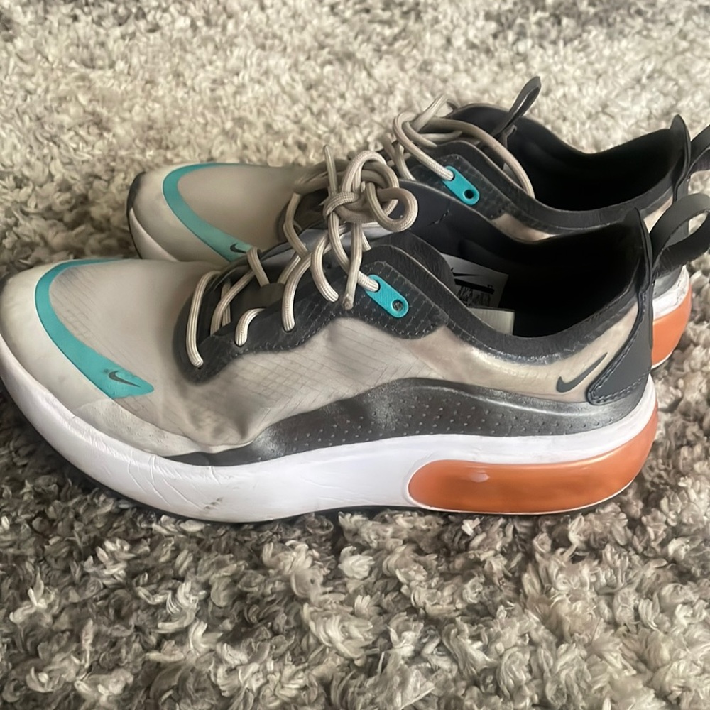 women Nike Dia